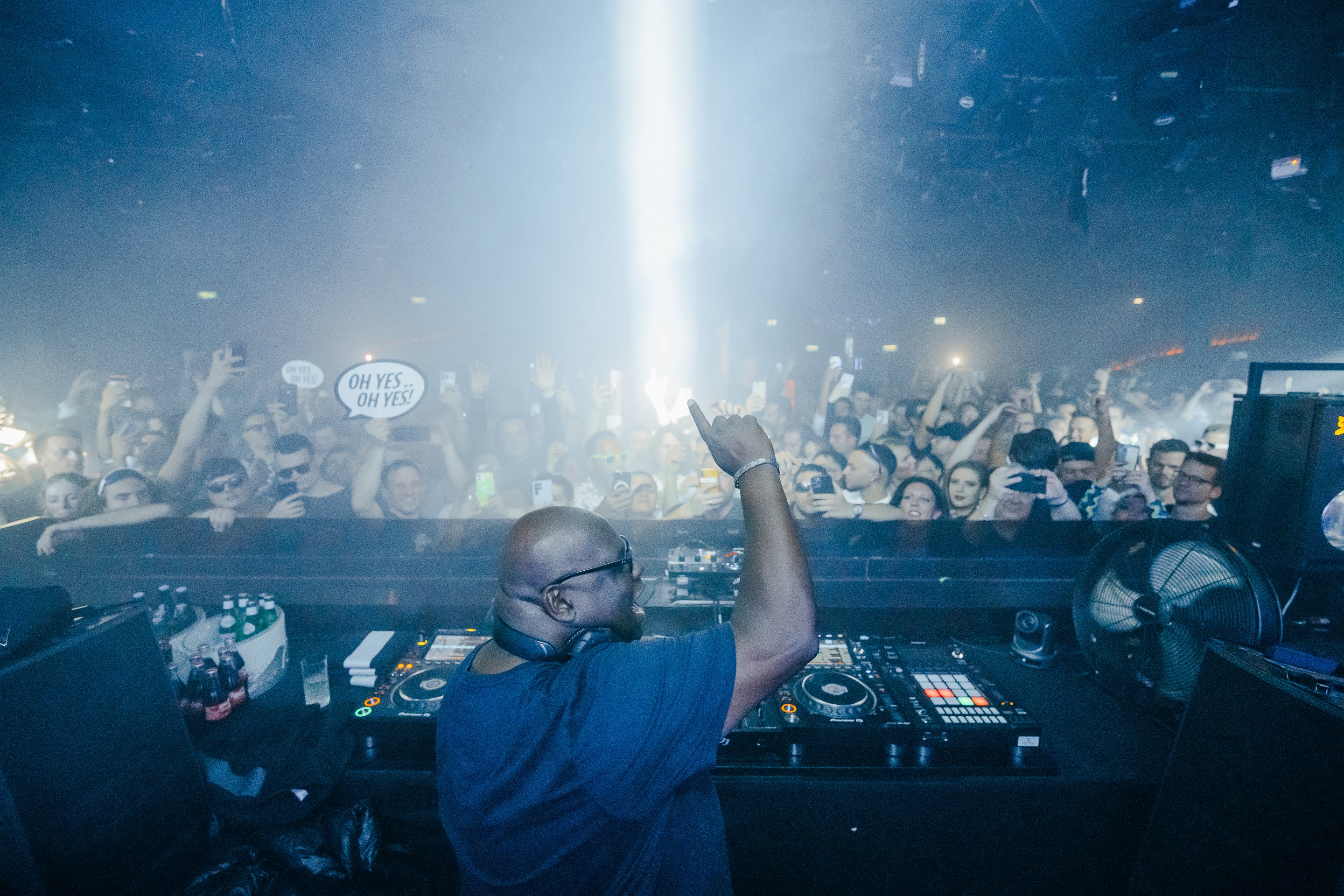 CARL COX Fotograf Bardh Sokoli